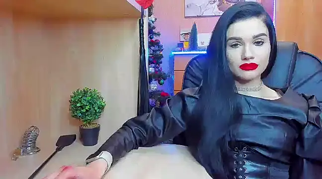Snapshot of KristiTopxx chatting on 12.14.24 KristiTopxx online show from 12.14.24