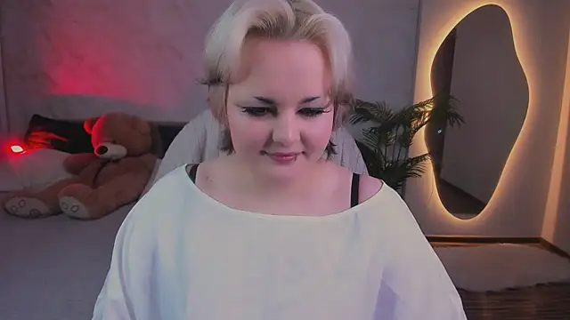 HwasaMoore online show from 03.06.26