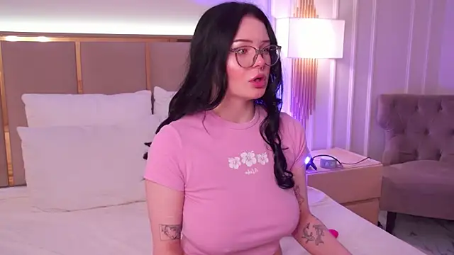 CindyMil online show from 04.22.26