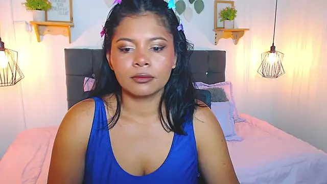 Emma hassani online show from 02.28.26