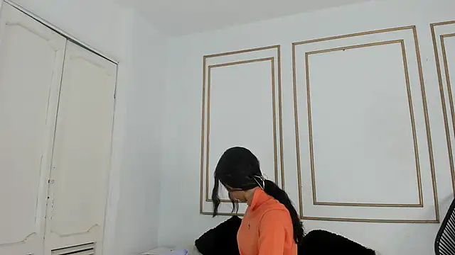 emily gaviria1 online show from 04.26.26