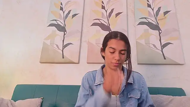 Snapshot of emily_gaviria1 chatting on 07.27.26 emily gaviria1 online show from 07.27.26