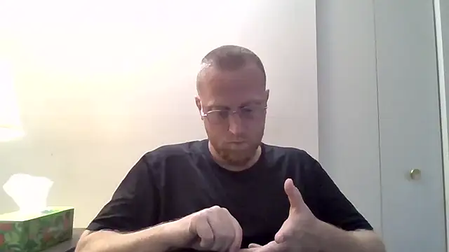 Snapshot of tytheexhibionist chatting on 06.12.26 tytheexhibionist online show from 06.12.26