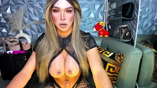 10inDominant Ayesha online show from 03.15.26