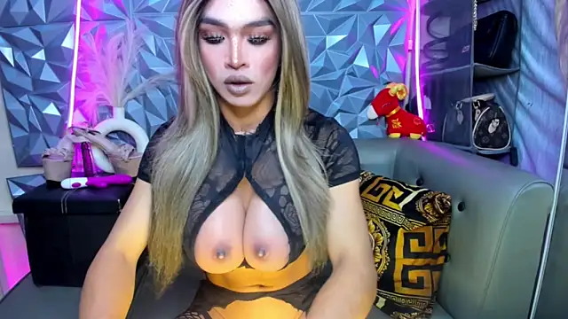 10inDominant Ayesha online show from 03.17.26