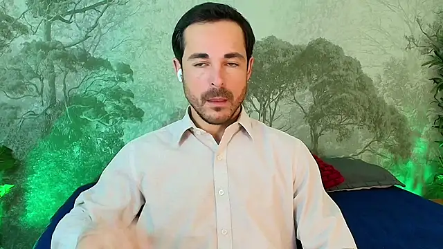Snapshot of Adams_Sanz chatting on 07.31.26 Adams Sanz online show from 07.31.26