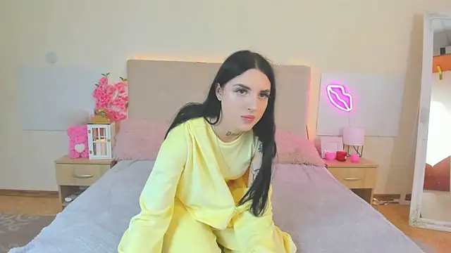 Snapshot of TiffanyHhot chatting on 04.01.26 TiffanyHhot online show from 04.01.26