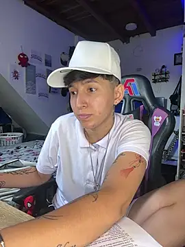 Snapshot of MIKEFONSE- chatting on 03.24.26 MIKEFONSE- online show from 03.24.26