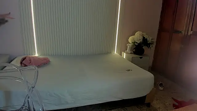 VioletHall2 online show from 03.17.26