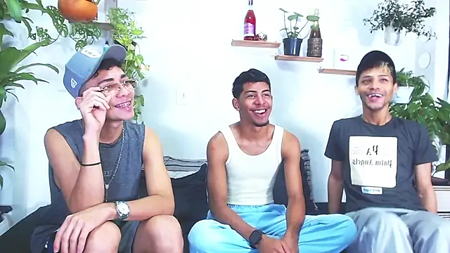 Snapshot of Lunar_Boys chatting on 02.27.26 Lunar Boys online show from 02.27.26