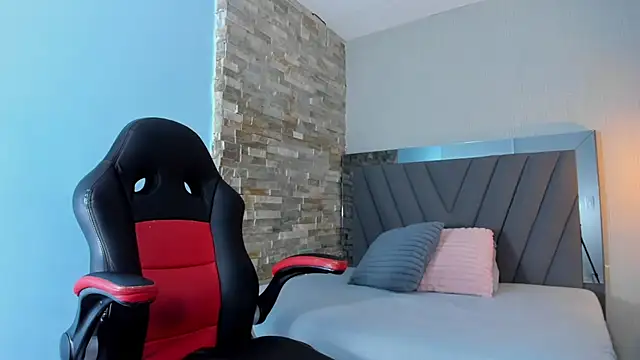 LUCIA KHAN online show from 07.15.26