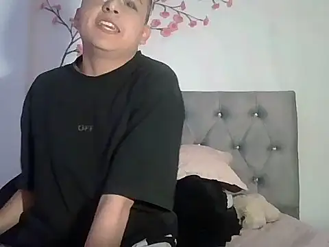 Snapshot of WillowPill5 chatting on 03.25.26 WillowPill5 online show from 03.25.26