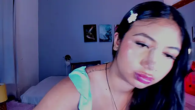 KimTaylorW online show from 06.19.26