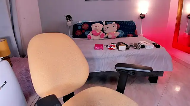 KimTaylorW online show from 06.25.26