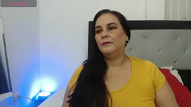Sharlot curvy online show from 04.26.26