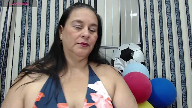 Snapshot of Sharlot_curvy chatting on 07.08.26 Sharlot curvy online show from 07.08.26