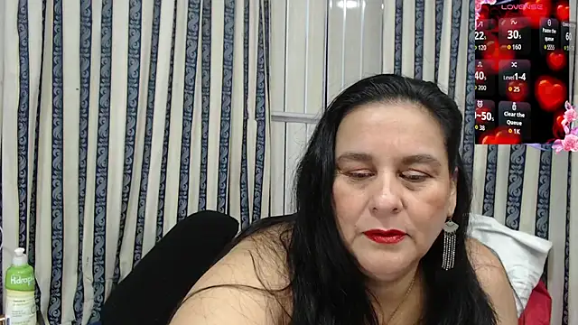 Snapshot of Sharlot_curvy chatting on 08.01.26 Sharlot curvy online show from 08.01.26