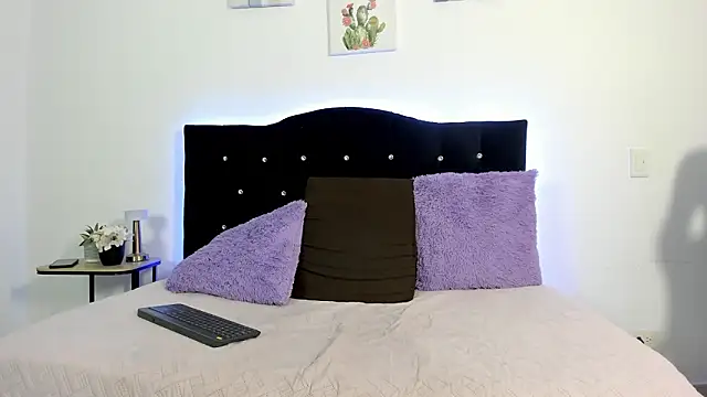 Eros Lux online show from 03.08.26