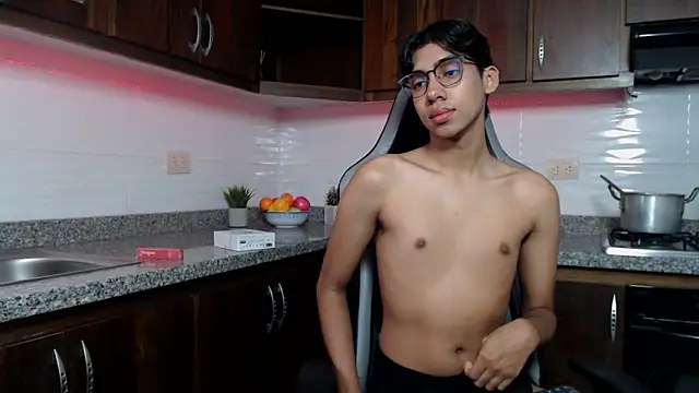 Eros Lux online show from 05.02.26