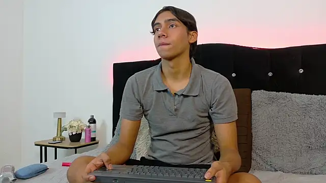 Eros Lux online show from 07.25.26