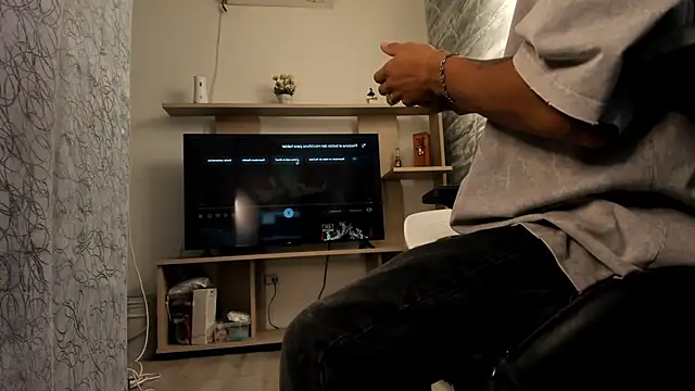 DylanRoyce  online show from 04.22.26