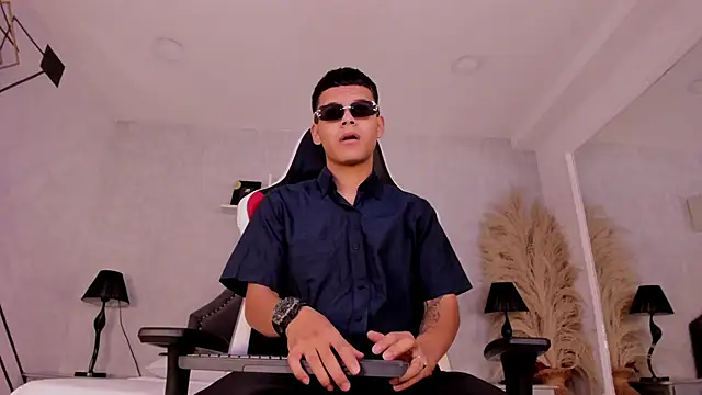 DylanRoyce  online show from 06.08.26