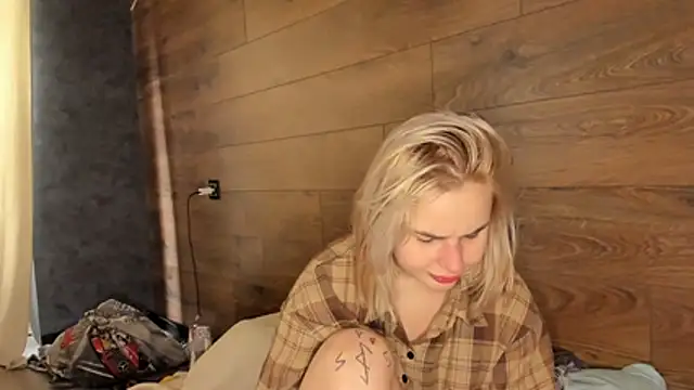 AmmyLuu online show from 05.01.26