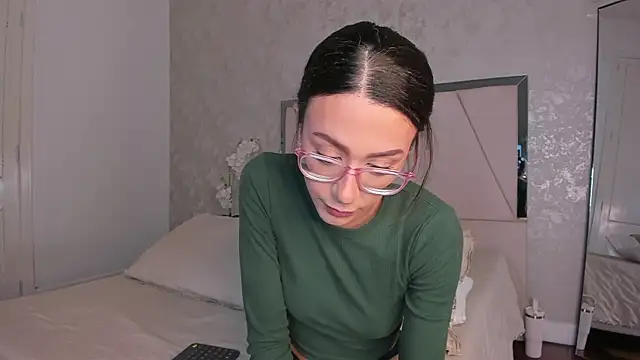 Arii wilde online show from 04.28.26