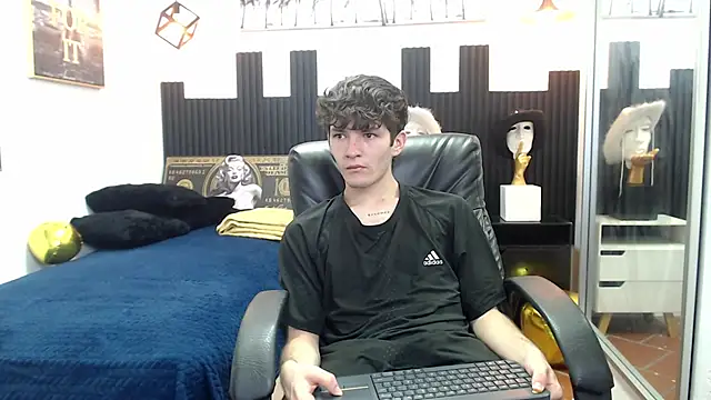 Snapshot of trevor_mob chatting on 06.01.26 trevor mob online show from 06.01.26