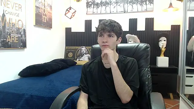 Snapshot of trevor_mob chatting on 06.04.26 trevor mob online show from 06.04.26