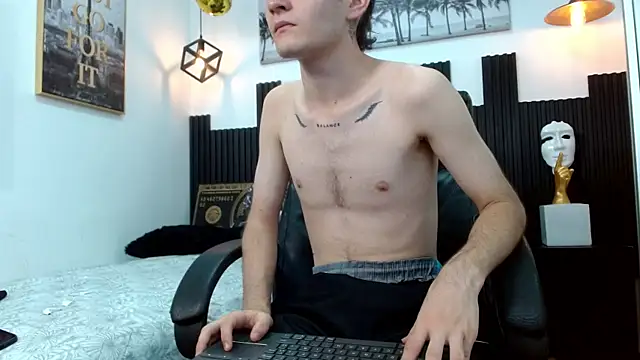 Snapshot of trevor_mob chatting on 06.27.26 trevor mob online show from 06.27.26