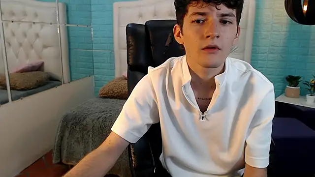 Snapshot of trevor_mob chatting on 07.18.26 trevor mob online show from 07.18.26