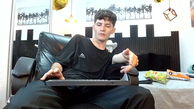 Snapshot of trevor_mob chatting on 07.27.26 trevor mob online show from 07.27.26