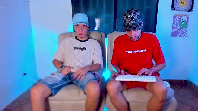 Snapshot of alex_and_christhoper chatting on 03.25.26 alex and christhoper online show from 03.25.26