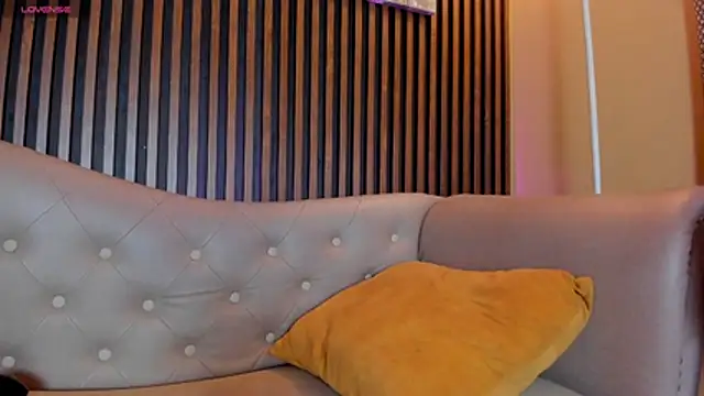 Elisasue online show from 06.19.26
