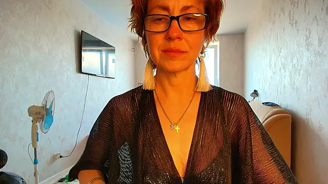 Snapshot of LioraWeiss chatting on 05.29.26 LioraWeiss online show from 05.29.26