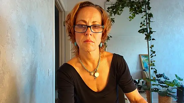 Snapshot of LioraWeiss chatting on 07.22.26 LioraWeiss online show from 07.22.26