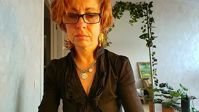 Snapshot of LioraWeiss chatting on 07.25.26 LioraWeiss online show from 07.25.26