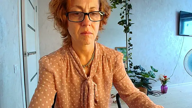 Snapshot of LioraWeiss chatting on 07.29.26 LioraWeiss online show from 07.29.26