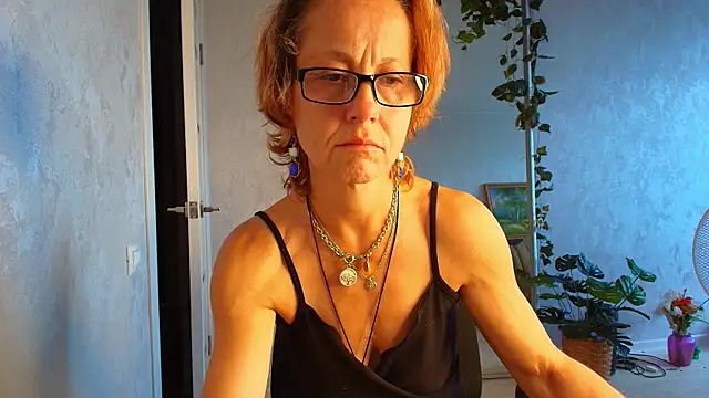 Snapshot of LioraWeiss chatting on 07.30.26 LioraWeiss online show from 07.30.26