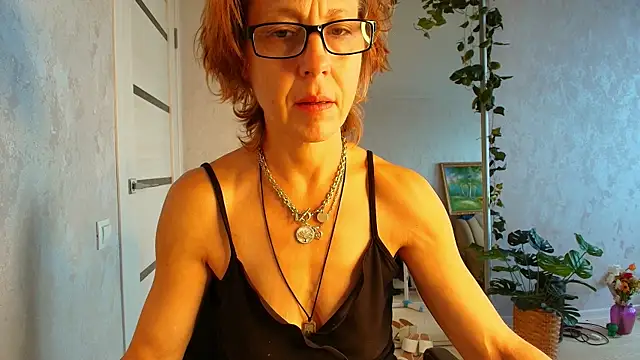 Snapshot of LioraWeiss chatting on 07.31.26 LioraWeiss online show from 07.31.26