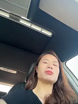 Mia-lp online show from 04.25.26