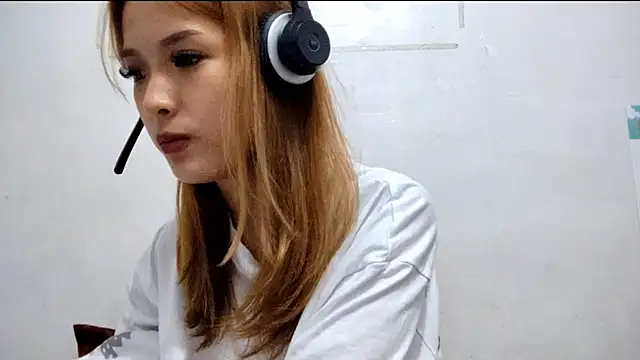 EllieCoconut001 online show from 04.19.26