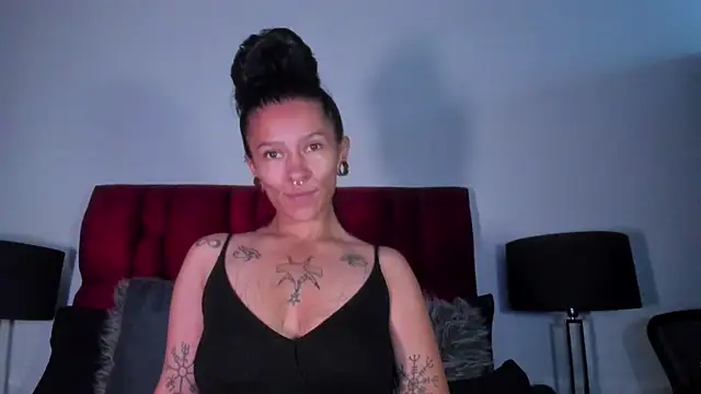Amelie Blake online show from 04.28.26