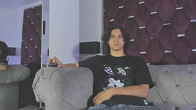 Snapshot of TonyBenedetti chatting on 06.05.26 TonyBenedetti online show from 06.05.26