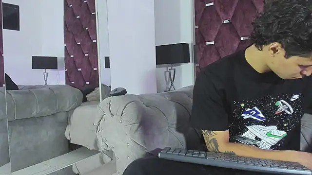Snapshot of TonyBenedetti chatting on 06.16.26 TonyBenedetti online show from 06.16.26