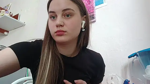 Snapshot of VeloraStar chatting on 03.05.26 VeloraStar online show from 03.05.26