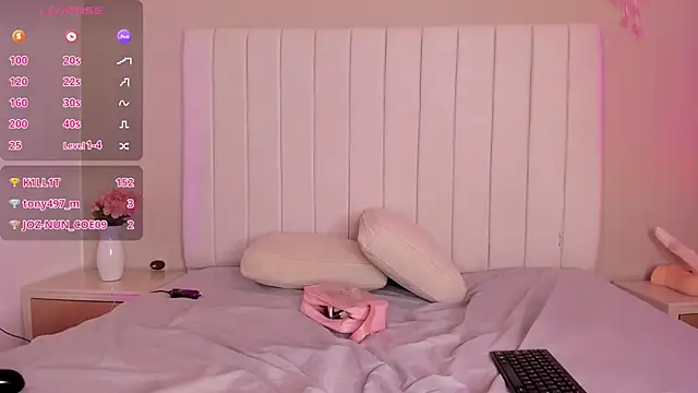 sophia walkett  online show from 04.19.26