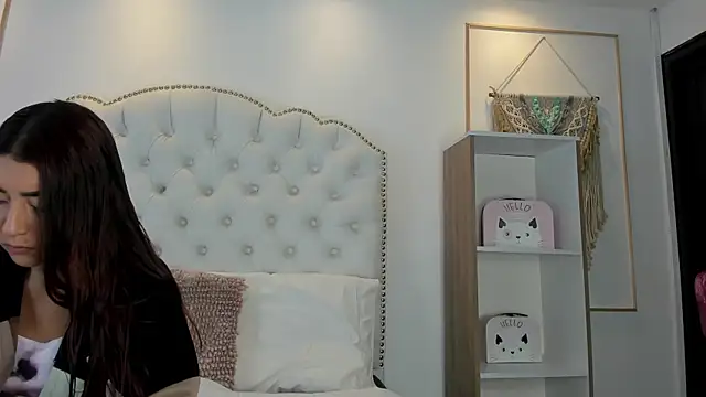 Sara funy online show from 04.27.26