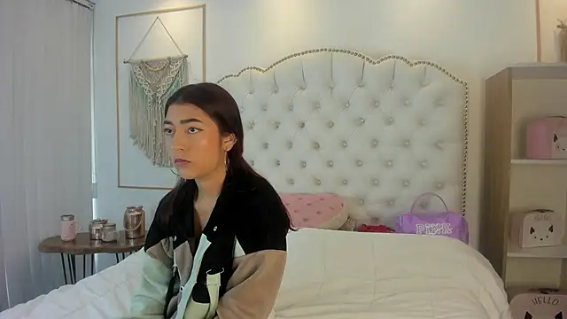 Snapshot of Sara_funy chatting on 05.19.26 Sara funy online show from 05.19.26